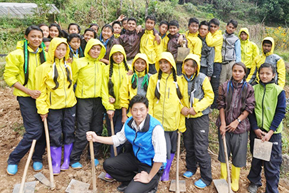 自然農法を研修した2人の青年がネパールに戻り、プロジェクト開始